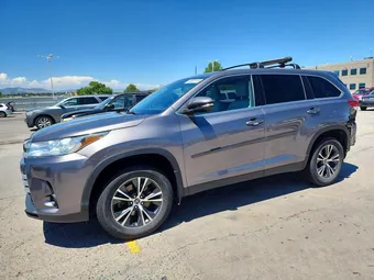 2019 Toyota Highlander 5TDBZRFH9KS703838