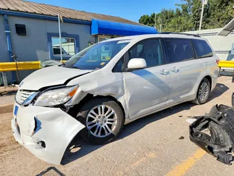 2015 Toyota Sienna 5TDYK3DC1FS622115