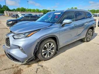 2022 Toyota Highlander 5TDHZRBH6NS203897