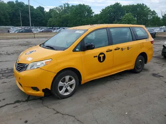2016 Toyota Sienna 5TDZK3DC1GS754152