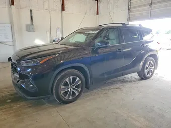 2022 Toyota Highlander 5TDGZRBH4NS162214