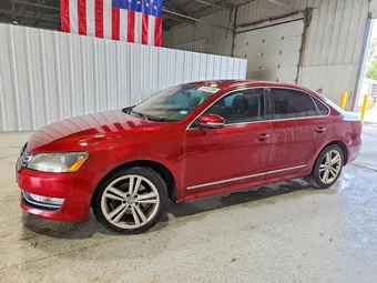 2015 Volkswagen Passat 1VWBS7A37FC014017