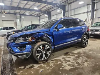 2017 Volkswagen Touareg WVGRF7BPXHD003982