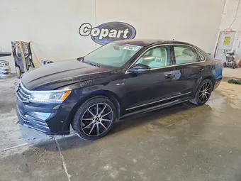 2017 Volkswagen Passat 1VWDT7A30HC023876