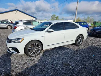2017 Volkswagen Passat 1VWDT7A3XHC003523