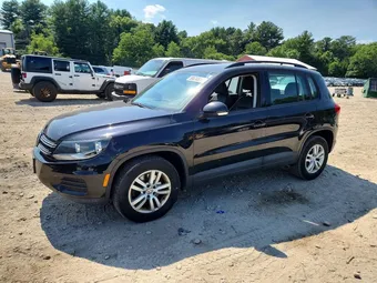 2017 Volkswagen Tiguan WVGBV7AX6HK021803