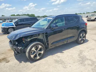 2026 Volvo XC40 YV4L12UC4T2714052
