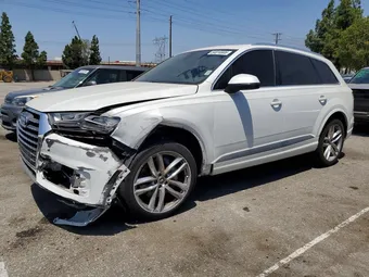 2017 Audi Q7 WA1VAAF78HD047739