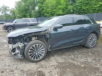 2019 Audi e-tron WA1VAAGE8KB011341
