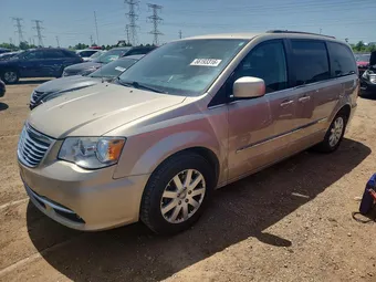 2015 Chrysler Town & Country 2C4RC1BG8FR561611
