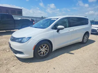 2022 Chrysler Voyager 2C4RC1CG2NR158835