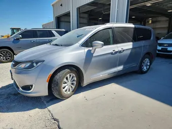 2017 Chrysler Pacifica 2C4RC1BG9HR815992 Lot 57349136