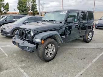 2018 Jeep Wrangler 1C4HJXDG4JW108992