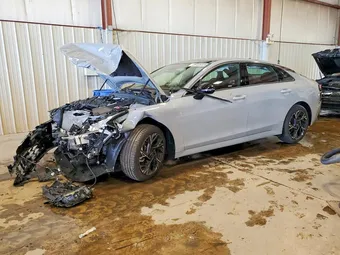 2025 Kia K5 KNAG64J76S5380626
