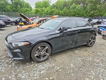 2019 Mercedes-Benz A-Class WDD3G4EB1KW025988