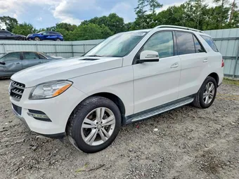2015 Mercedes-Benz M-Class 4JGDA0EB9FA558677