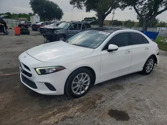 2019 Mercedes-Benz A-Class WDD3G4FB4KW001215