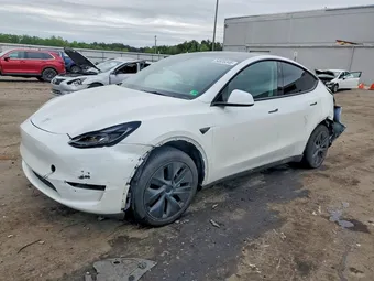 2024 Tesla Model Y 7SAYGDED3RF167567 Lot 54635346