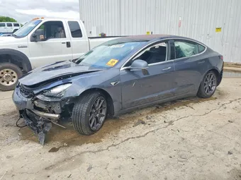 2018 Tesla Model 3 5YJ3E1EA5JF030524