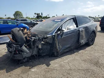 2018 Tesla Model X 5YJXCBE29JF088111