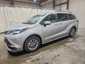2025 Toyota Sienna 5TDYRKEC1SS260060