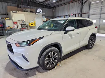 2021 Toyota Highlander 5TDGZRBH8MS541747
