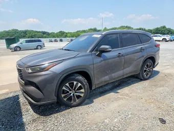 2022 Toyota Highlander 5TDGZRAH1NS540636
