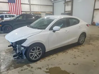 2018 Toyota Yaris 3MYDLBYV0JY311568