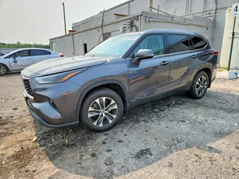 2022 Toyota Highlander 5TDGBRCH5NS550961