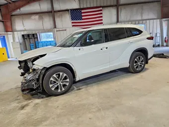 2022 Toyota Highlander 5TDGZRBH2NS163345