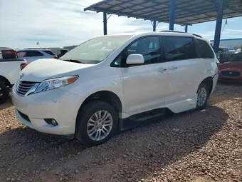 2015 Toyota Sienna 5TDYK3DC2FS667984