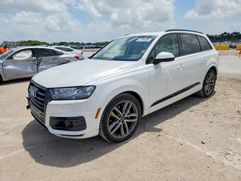 2017 Audi Q7 WA1VABF77HD044692
