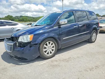 2015 Chrysler Town & Country 2C4RC1BG2FR645150