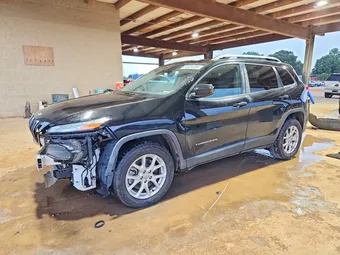 2018 Jeep Cherokee 1C4PJLCB3JD611421