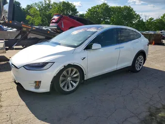 2020 Tesla Model X 5YJXCBE2XLF242537