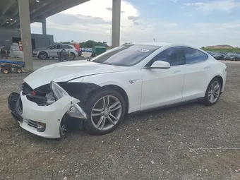 2015 Tesla Model S 5YJSA1H1XFFP70936