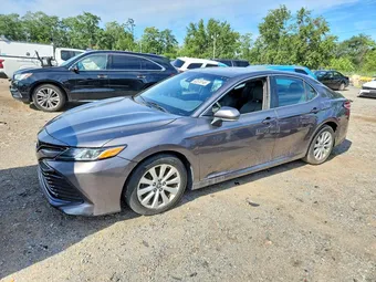 2018 Toyota Camry 4T1B11HK0JU571141
