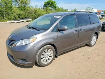 2017 Toyota Sienna 5TDJZ3DC5HS153918