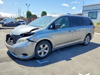 2015 Toyota Sienna 5TDZK3DC7FS636007
