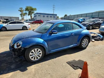 2019 Volkswagen Beetle 3VWFD7AT7KM712602