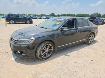 2016 Volkswagen Passat 1VWBS7A38GC045374