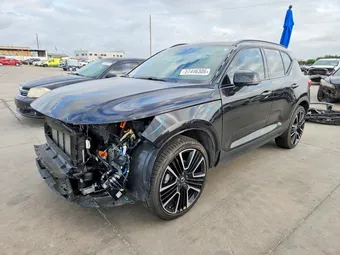 2025 Volvo XC40 YV4L12UM8S2572294