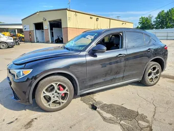 2018 Alfa Romeo ZASFAKPN5J7B59262
