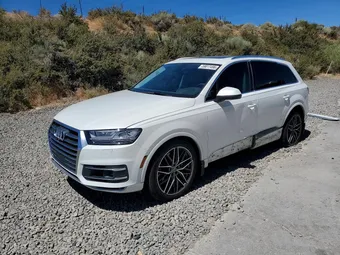 2017 Audi Q7 WA1VAAF77HD030124