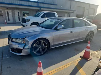 2017 Audi A8 WAU43AFD0HN017644