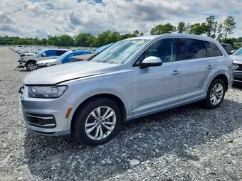2018 Audi Q7 WA1LABF76JD010675