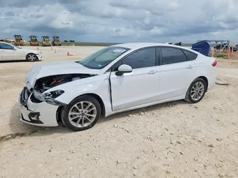 2020 Ford Fusion 3FA6P0LU9LR235124