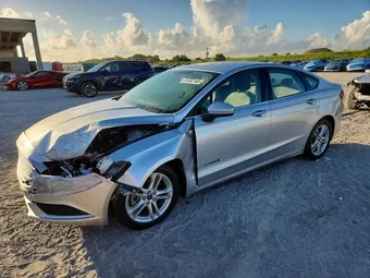 2018 Ford Fusion 3FA6P0LU1JR200896