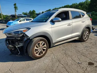 2018 Hyundai Tucson KM8J33A43JU713799