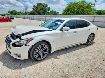 2018 Infiniti Q70 JN1BY1PP1JM330625